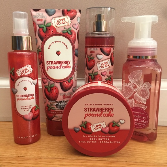 Bath & Body Works Strawberry Poundcake Curated 5Piece Collection Set